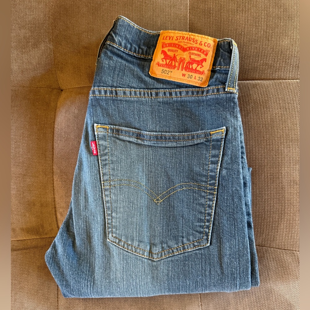 Levi’s men’s 502 taper 31x32 jean